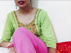 Indian stepmom convinced by horny stepson for hard fuck Tamil cute cute stepmom ka innocent son ne chudai pani nikal diya! Hindi